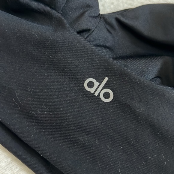 Alo Yoga Keyhole Bra Top - Picture 2 of 2